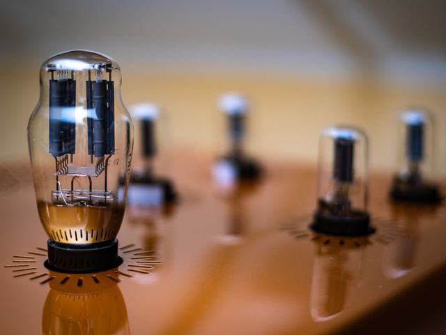 A signal valve on the copper top plate, four more behind it