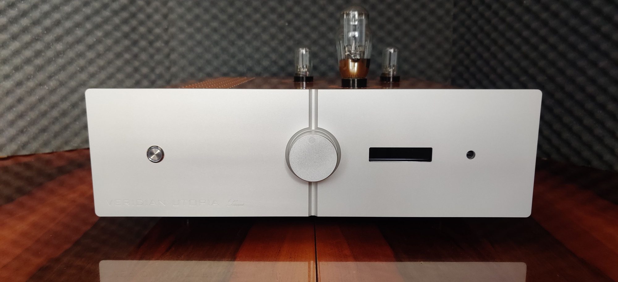 Sirius DAC in a silver finish, valves visible behind the chassis