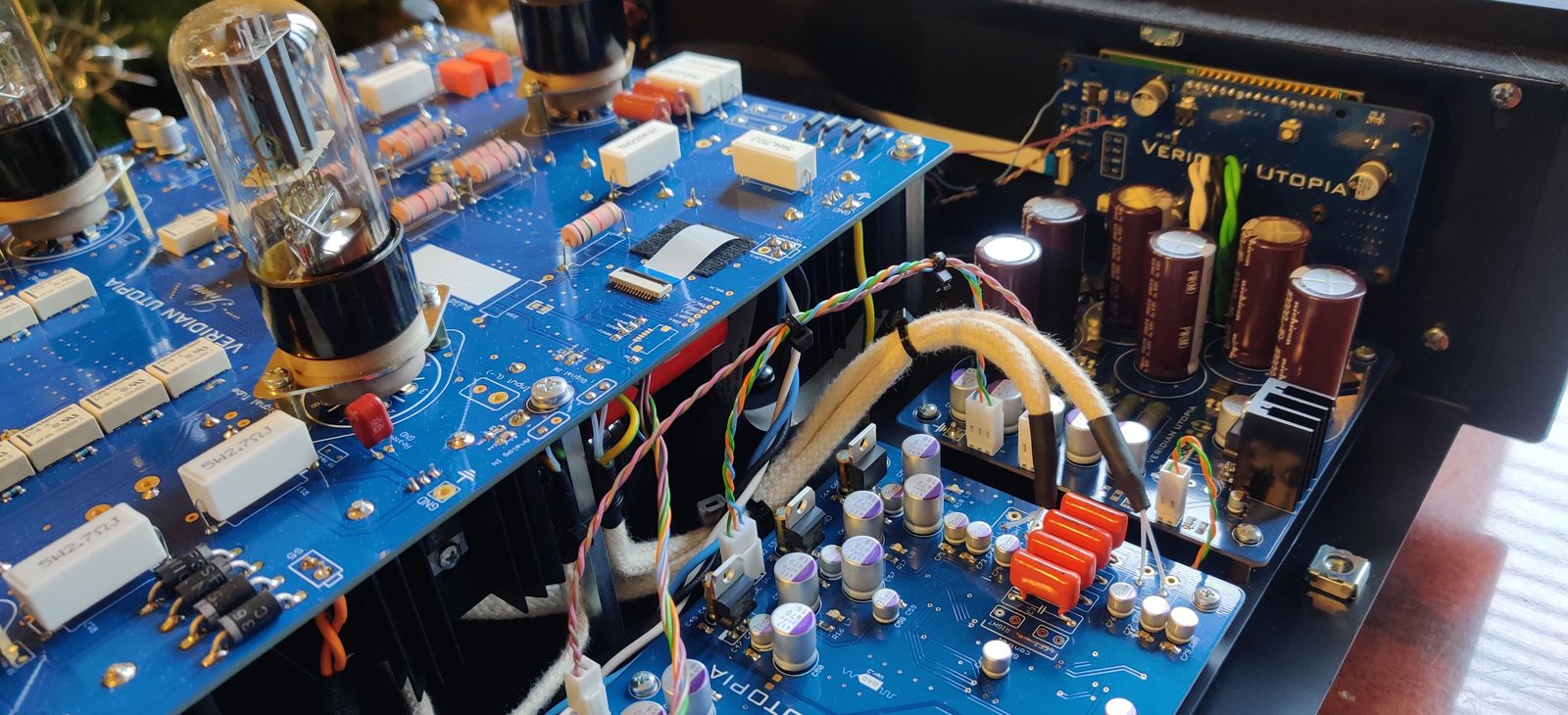 The valve output board inside the Sirius, with the relay ladder of the volume control alongside